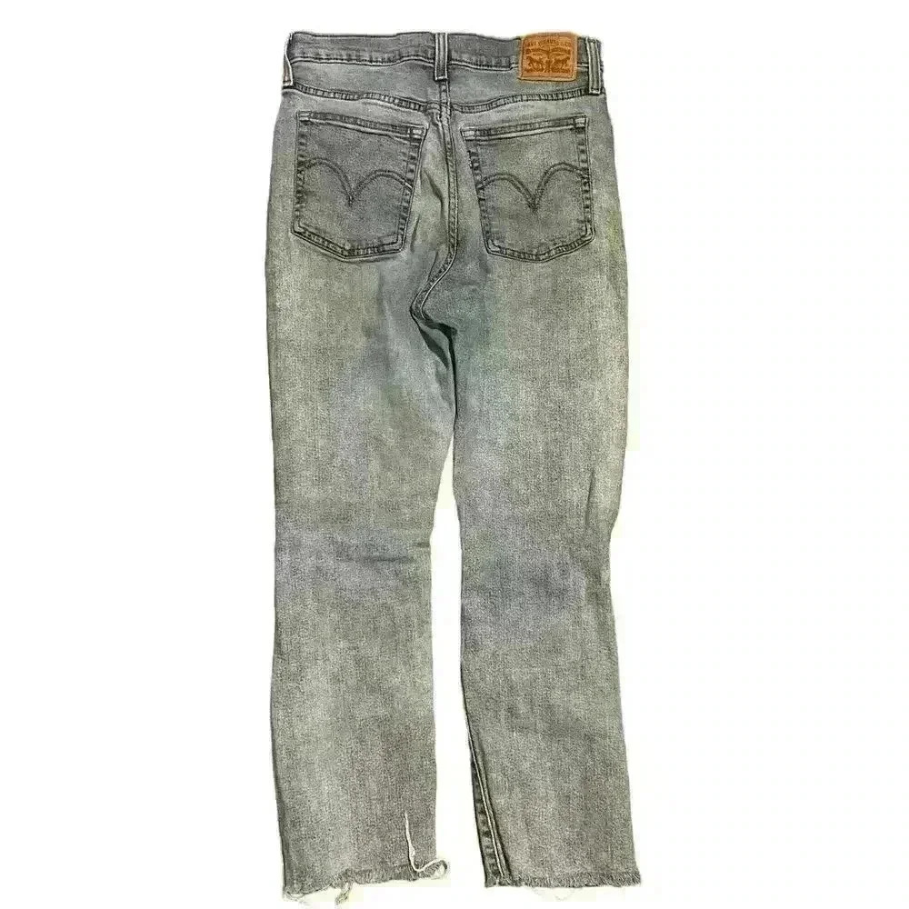 Levi’s Wedgie Straight Women’s Denim Jeans Size 30 Distressed Cropped Raw Hem - Picture 2 of 7